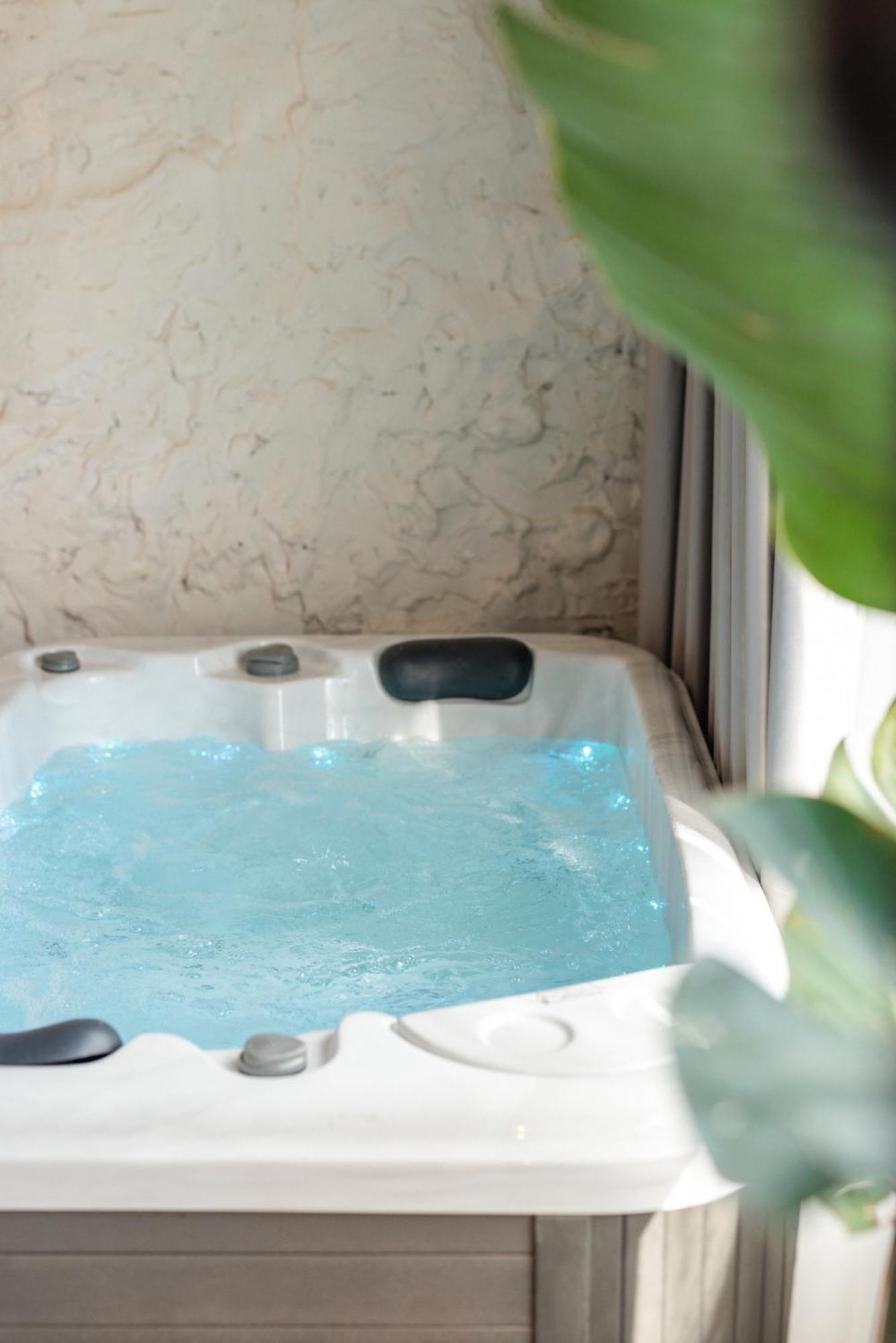 Apartament Unique Room-jacuzzi And Balcony *