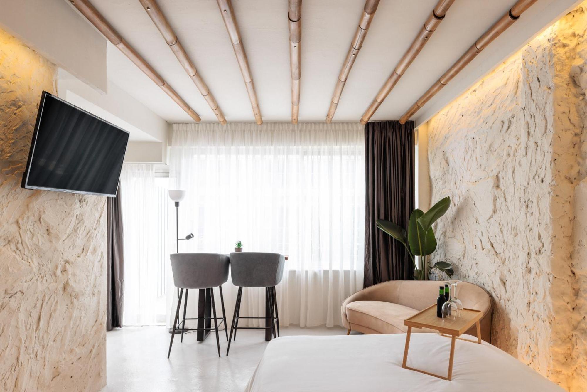 Apartment Unique Room-jacuzzi And Balcony