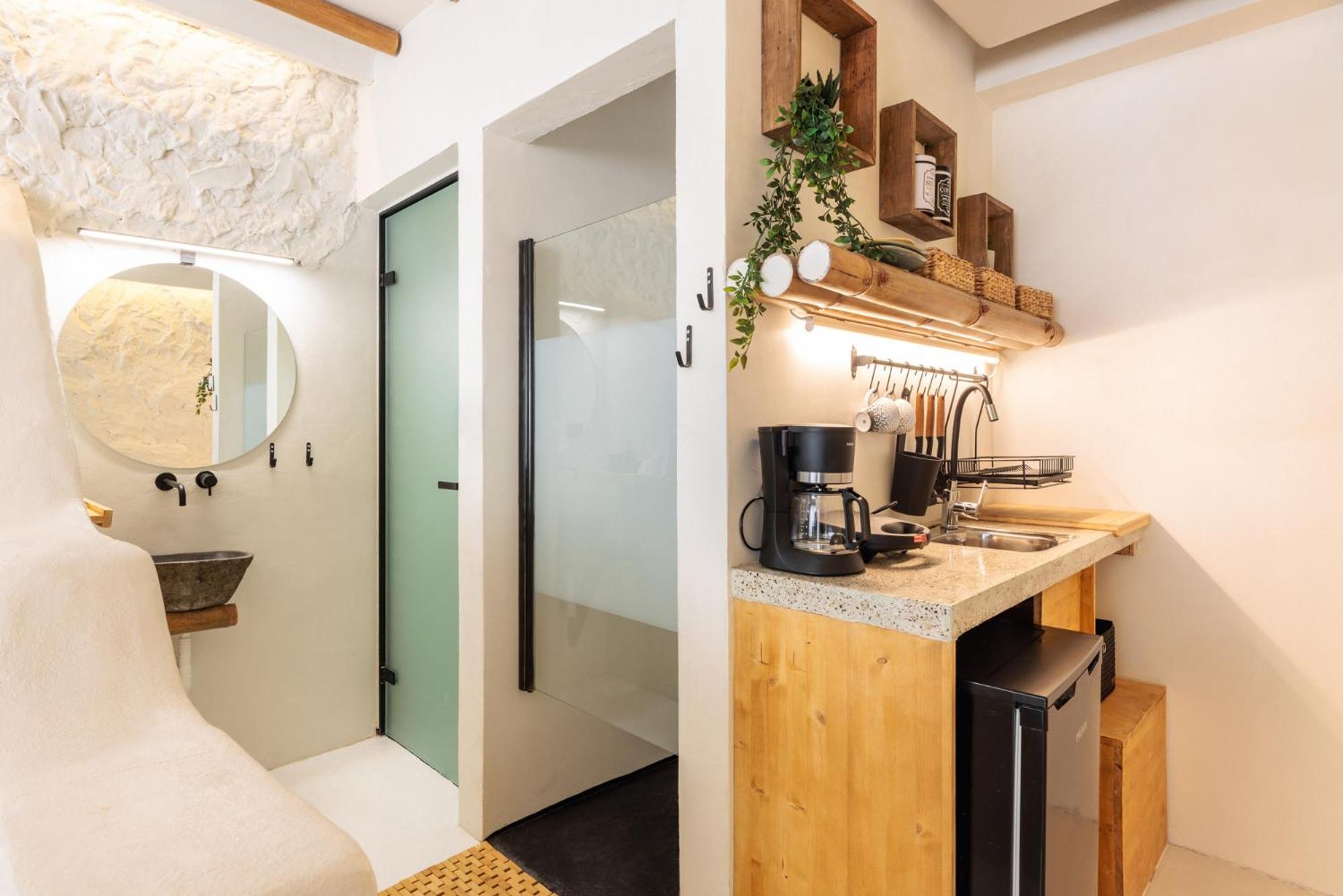 Apartment Unique Room-jacuzzi And Balcony