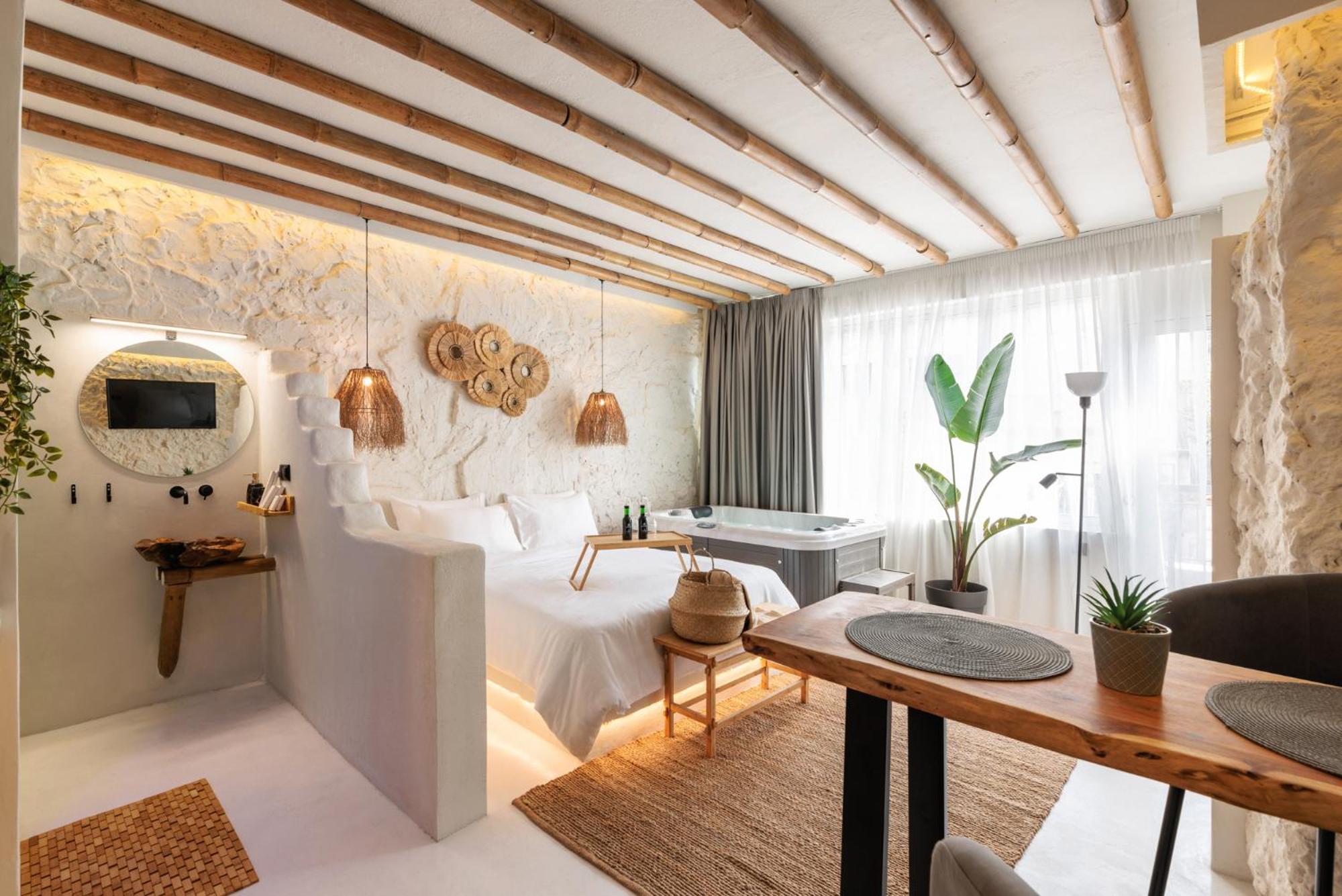 Unique Room-jacuzzi And Balcony *